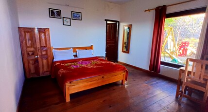 Way Wood Wind Lodge | Rooms in a Cottage Room Type - Standard Valley View Room