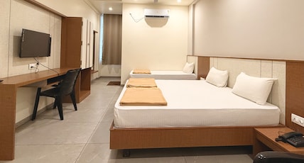 Hotel Shri Shrinivas Residency Room Type - Triple Bed Non AC Room