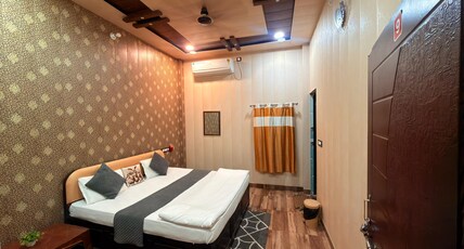 Shri Vinayak Guest House | 500m from Ram Temple Room Type - Deluxe Room | Attached Washroom