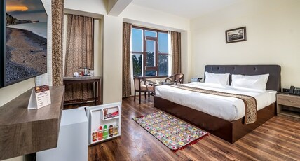 Hotel Aqeeq Towers Srinagar Room Type - Premium Room