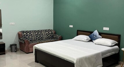 Shyam Hotel & Janmasa Room Type - Deluxe King Room AC