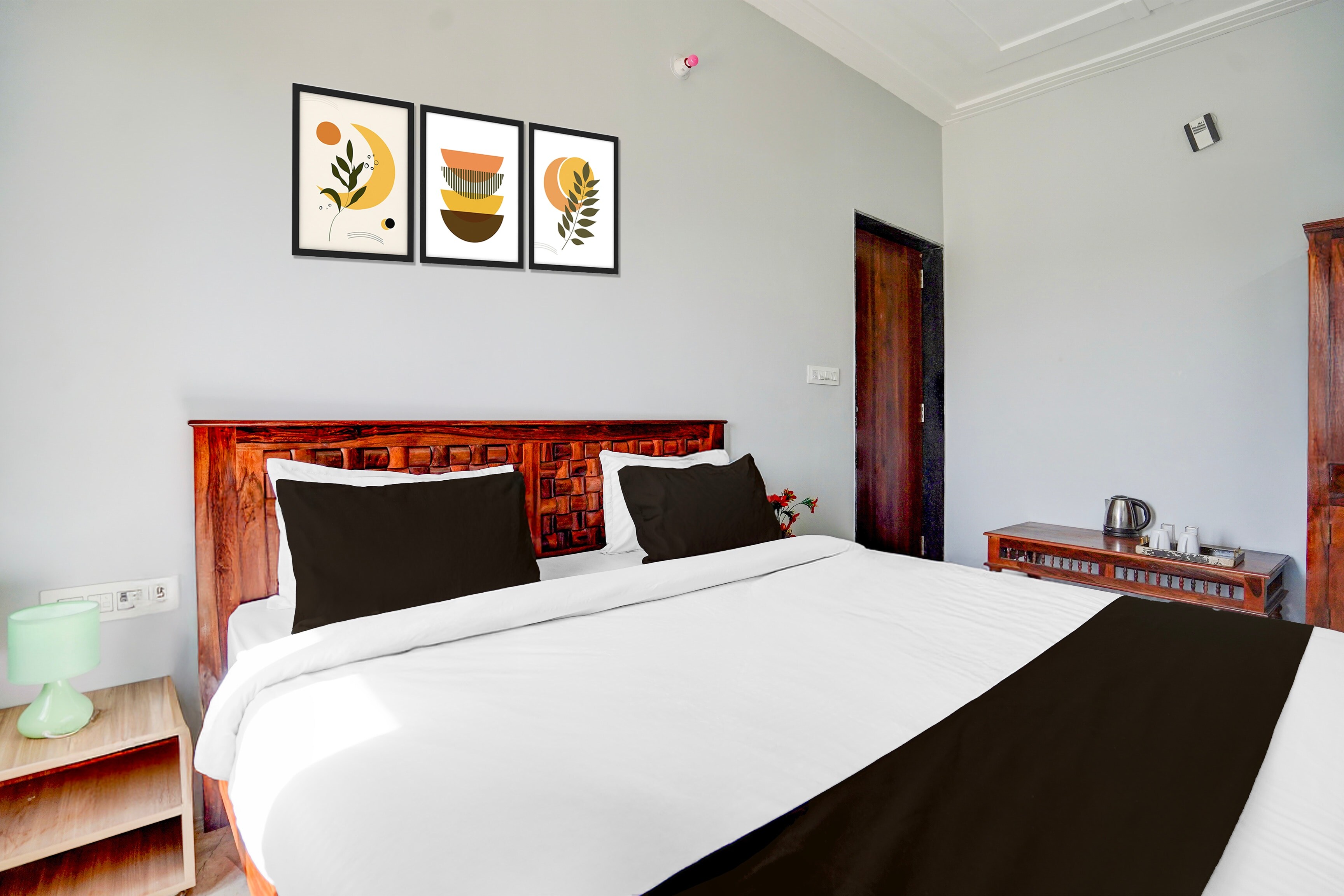 Hotel O Shree Gurukripa - Tap to explore photos