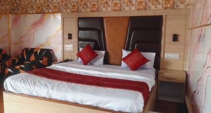 POP 84658A Hotel City Room Type - Deluxe