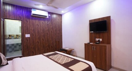 Hotel kanchan Room Type - Deluxe Double Room