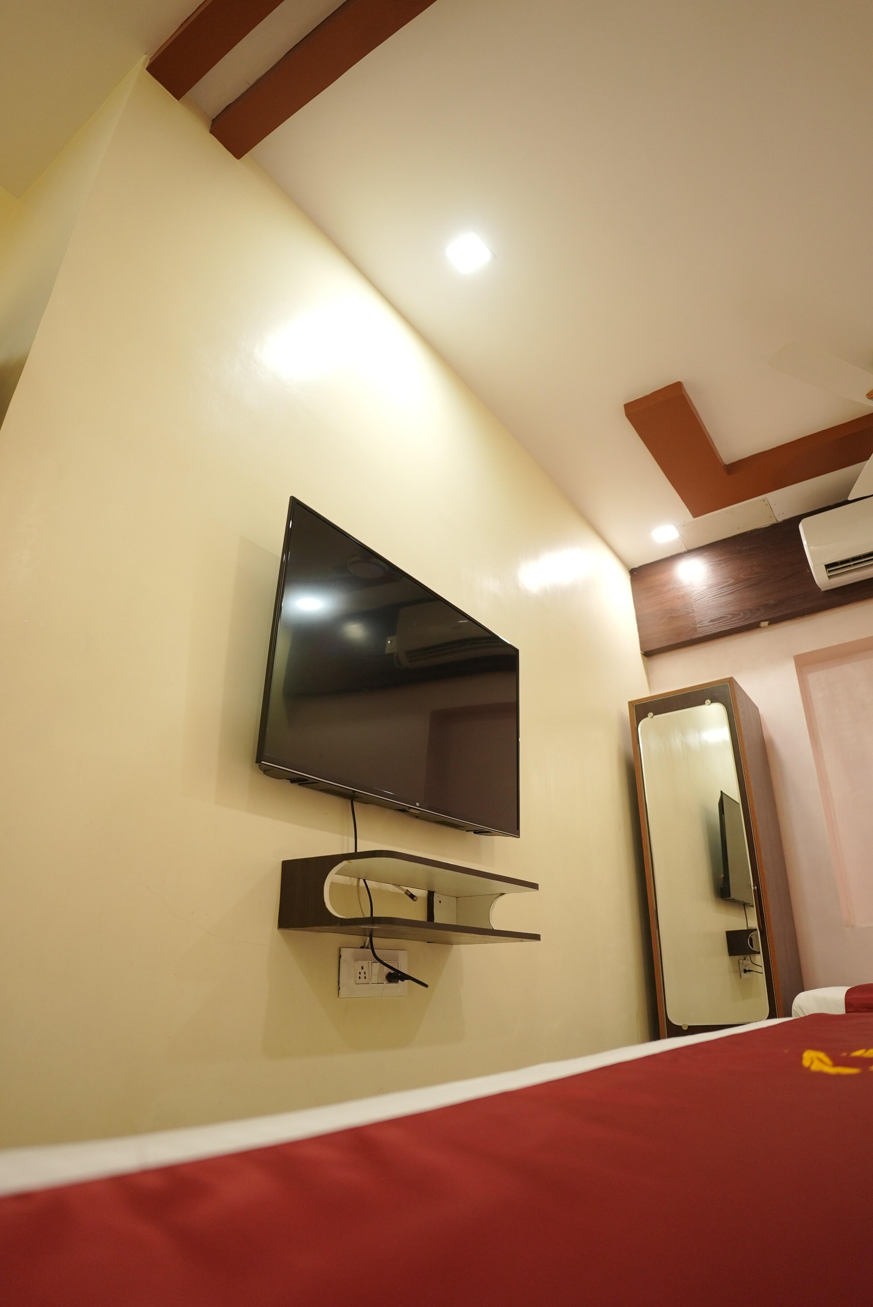 Mohiraj Hotel - Tap to explore photos