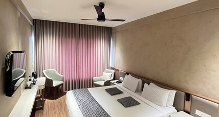 Afrad International Room Type - PREMIUM DELUXE ROOM