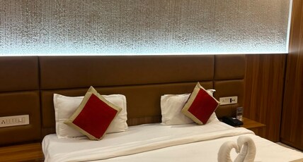 Hotel Emperor Paradise Room Type - CORPORATE ROYAL DELUXE
