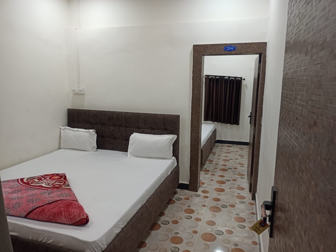 Shree Balaji Hotel - Tap to explore photos