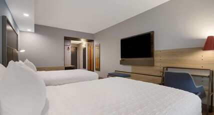 Tru by Hilton Destin Room Type - 2 QUEEN BEDS WITH BENCH
