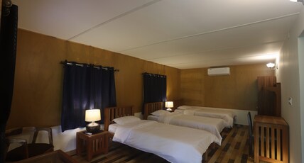 Coffee Courtyard Room Type - Deluxe Triple Room