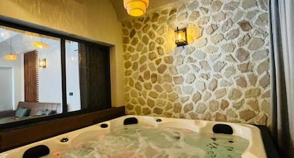 Jungle Lodge Resort & Spa Room Type - Signature Suite ( Hot Spa Pool) Jungle Lodge Resort & Spa Room Type - Signature Suite ( Hot Spa Pool)