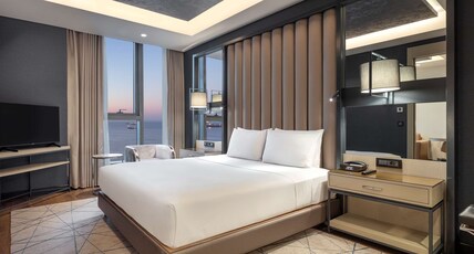 Hilton Istanbul Bakirkoy Room Type - ONE BEDROOM SUITE W VIEW
