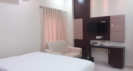 hotel balaji inn Room Type - Deluxe AC Room