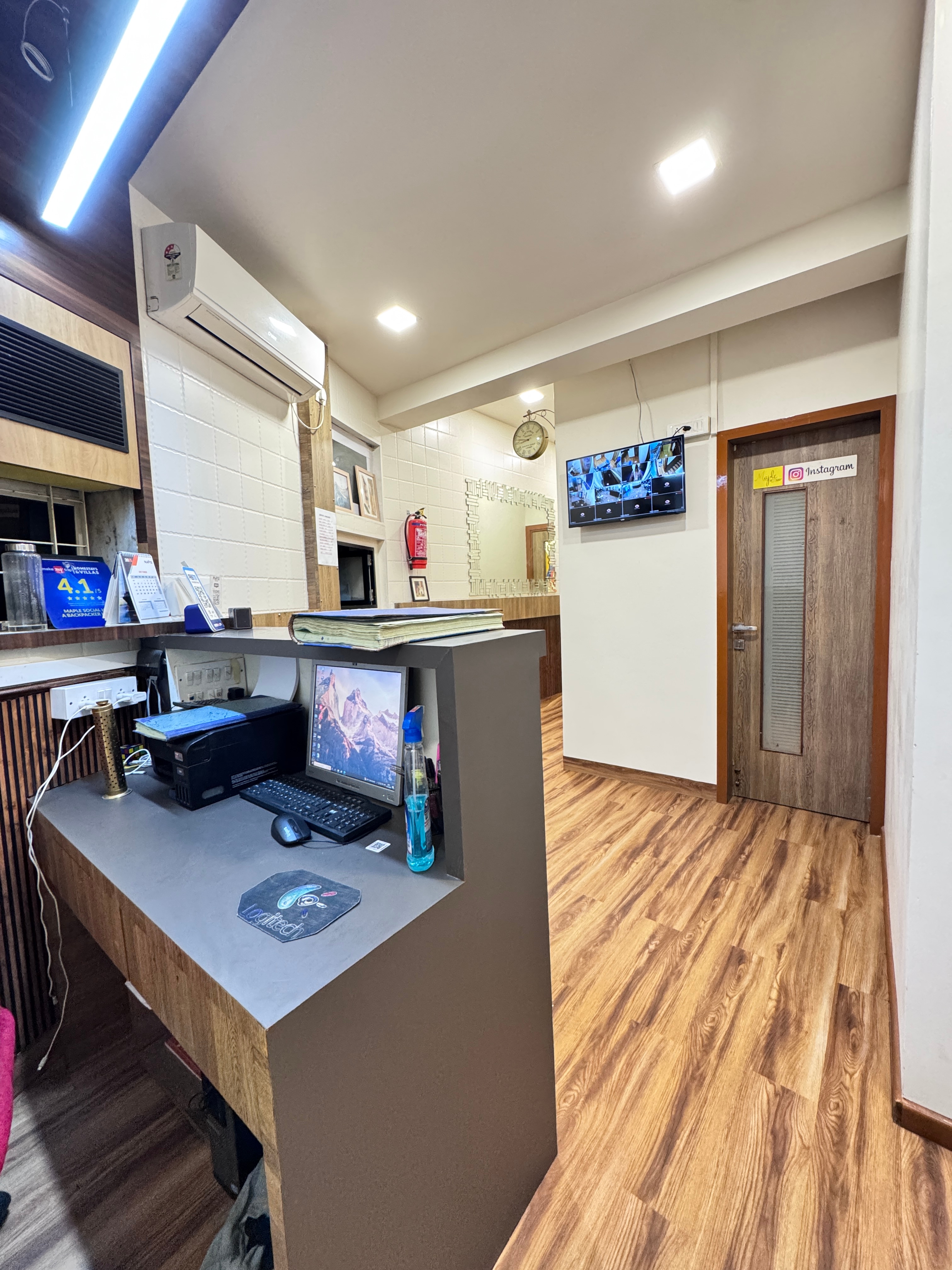 Maple The Hubz - A Backpacker Hostel - Tap to explore photos