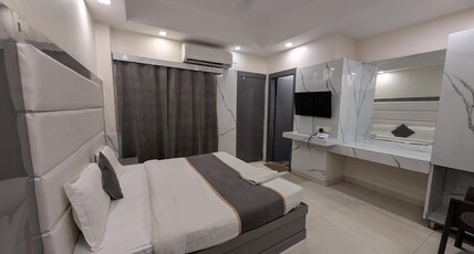 Yours pacific Room Type - DELUXE ROOM with BALCONY