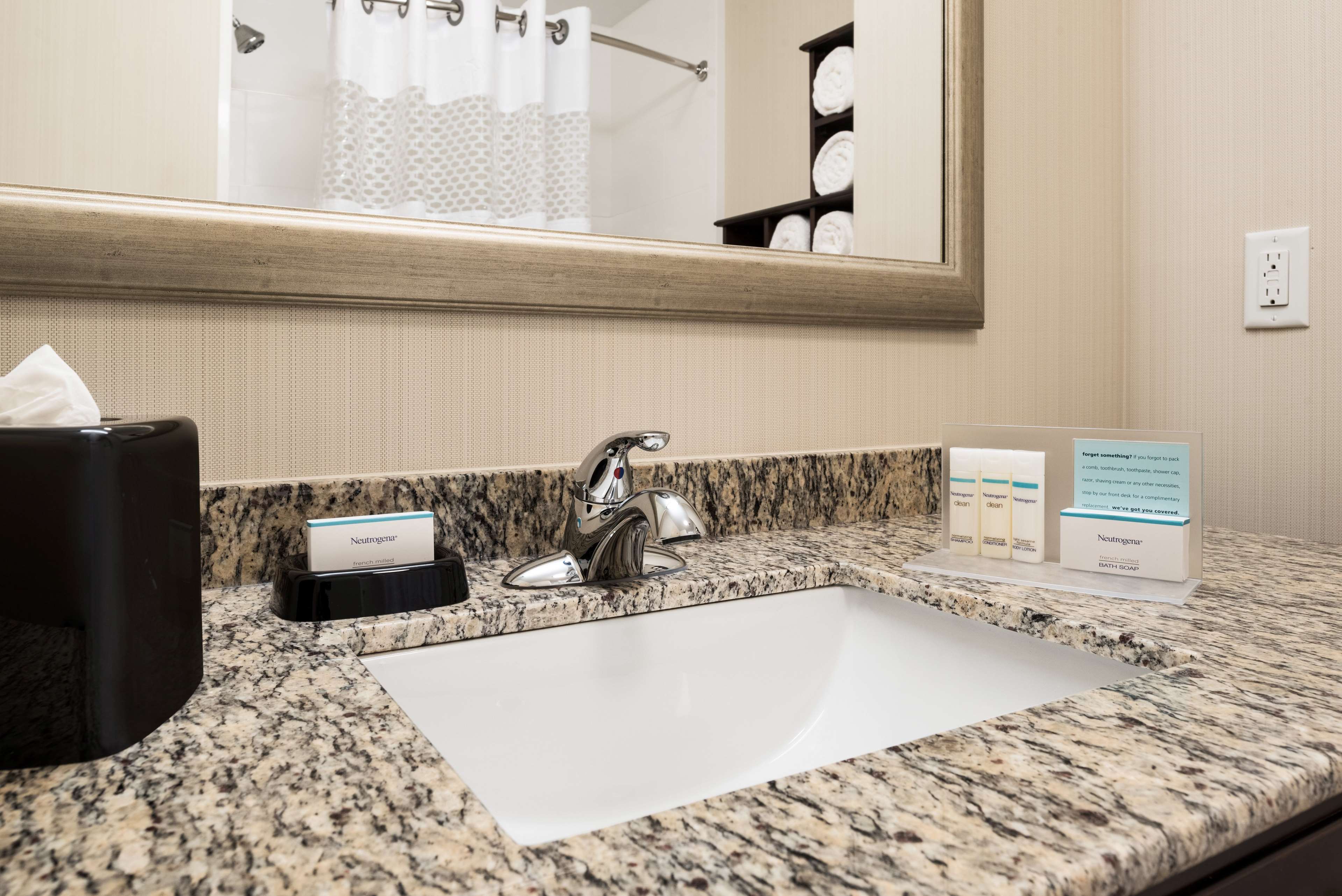 Hampton Inn & Suites by Hilton Corpus Christi - Tap to explore photos