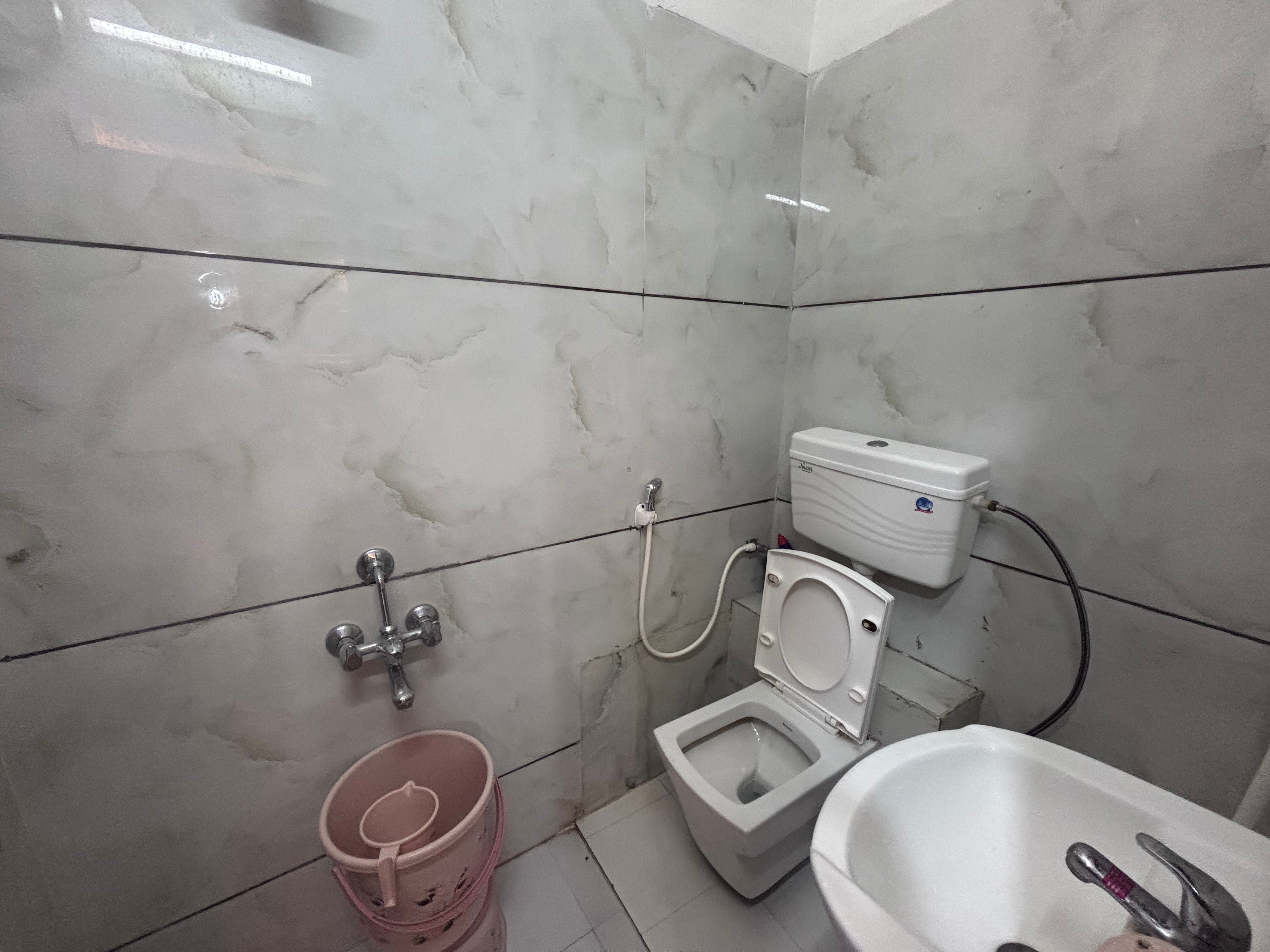 Brand New Luxury Studio Apartment in Indore - Tap to explore photos
