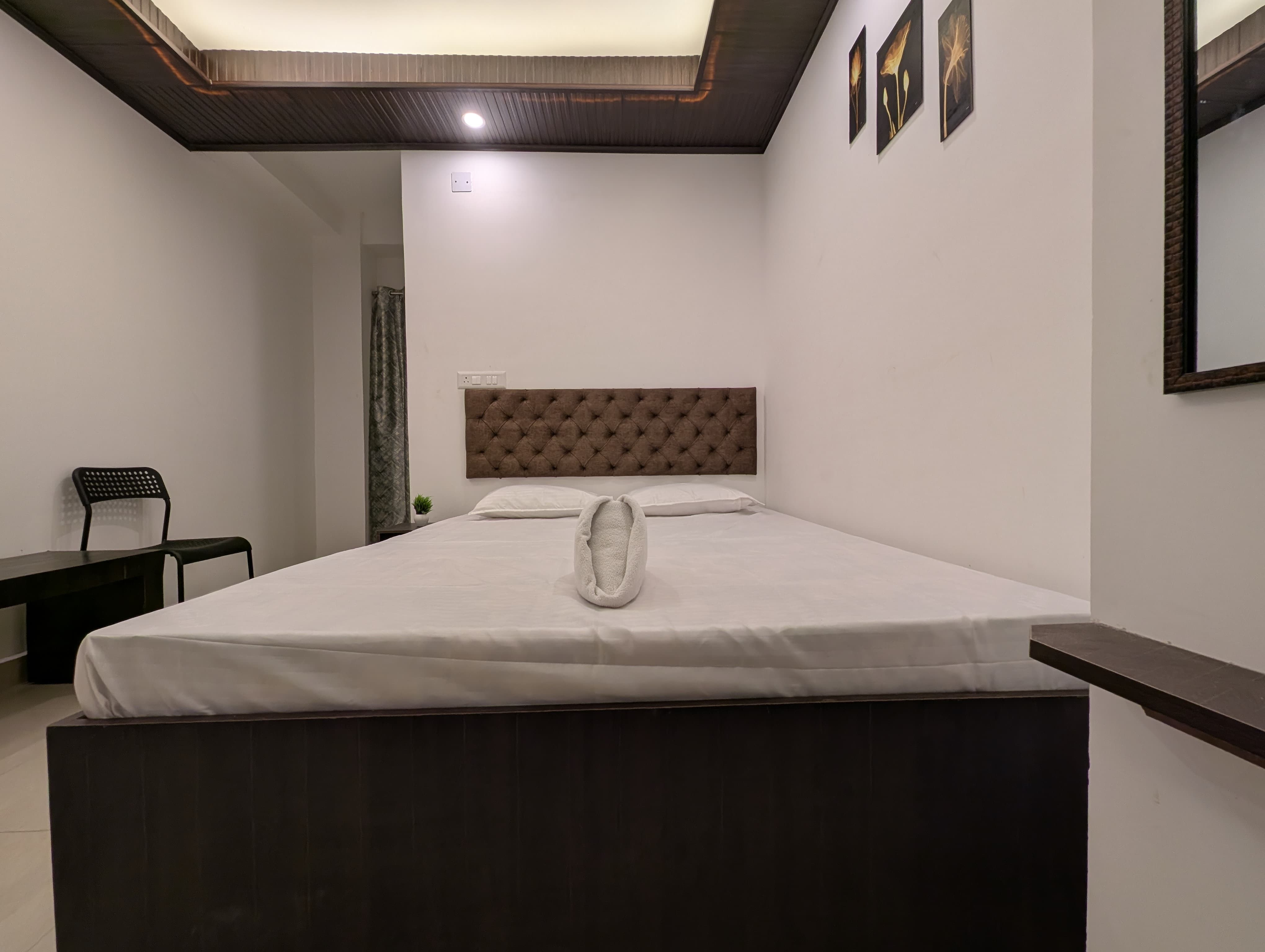 Ridge View Homestay - Tap to explore photos