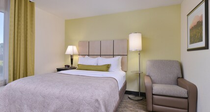 Candlewood Suites CASPER, an IHG hotel Room Type - 1 Queen Bed Studio Ste Comm Mobil Access