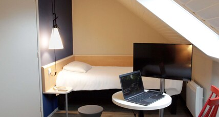 ibis Brest Kergaradec Room Type - Standard room with 1 double bed and 1 single bed ibis Brest Kergaradec Room Type - Standard room with 1 double bed and 1 single bed