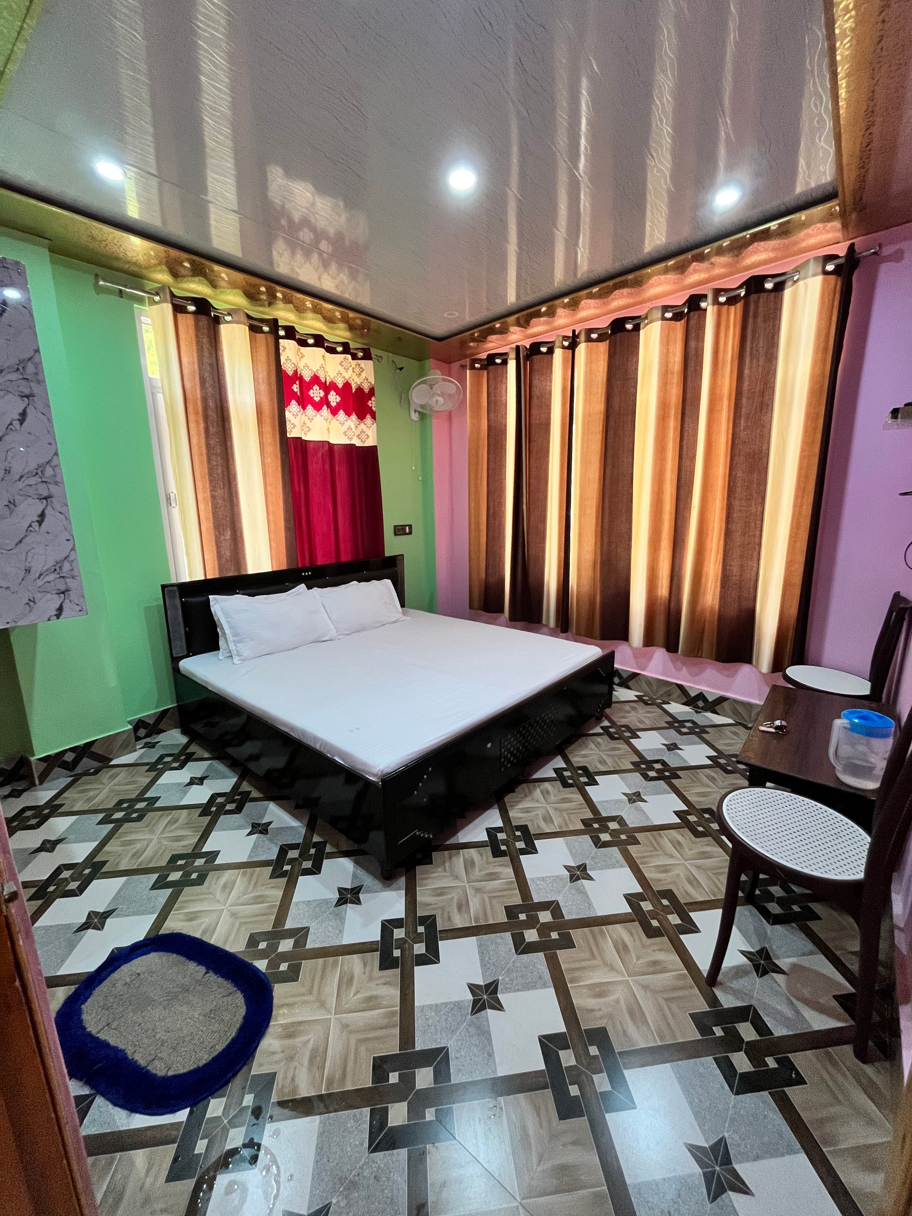 Hotel Manimahesh - Tap to explore photos