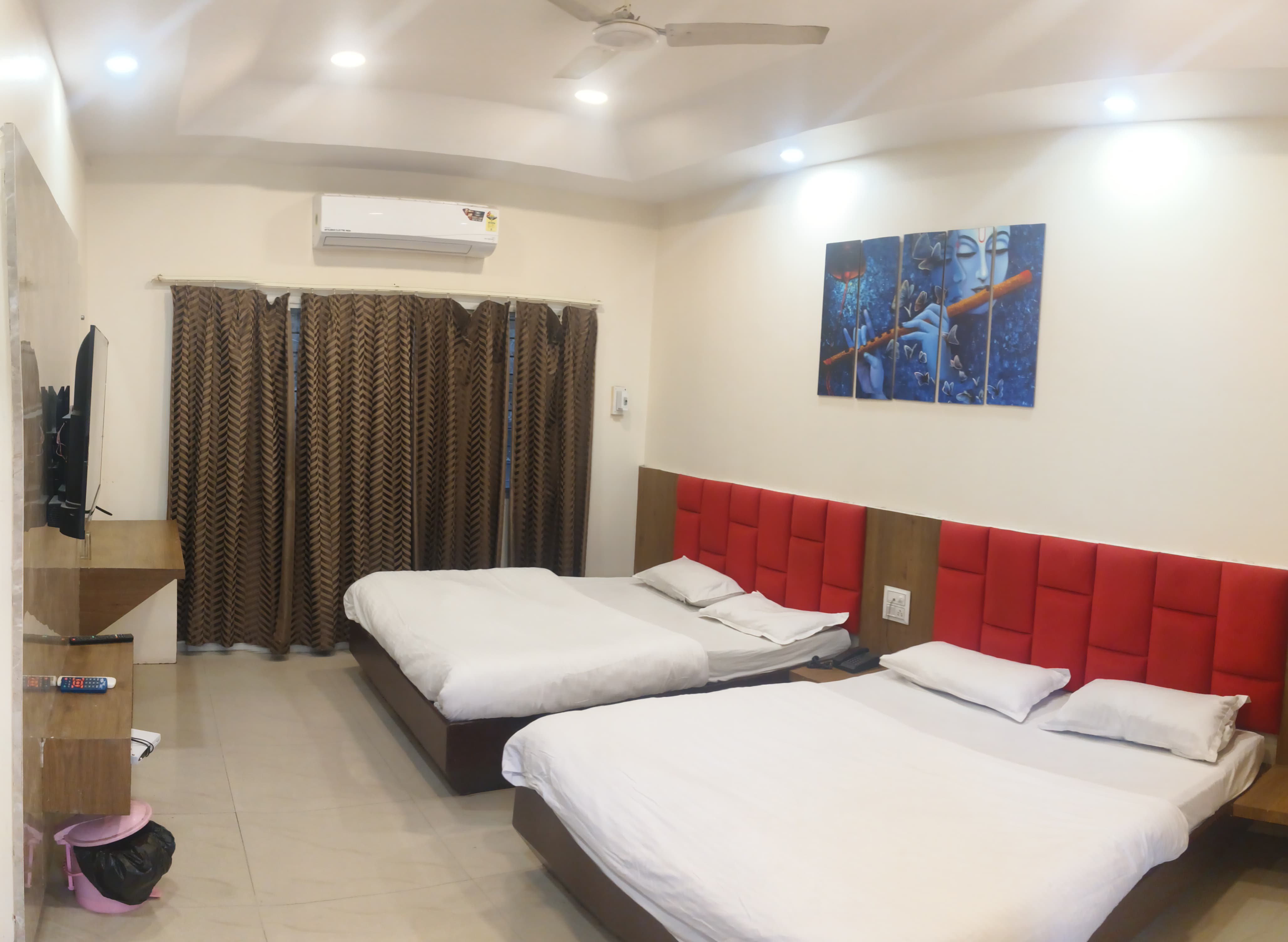 Hotel Kanha - Tap to explore photos