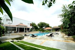 Mrugavani Resort and Spa