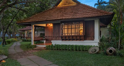 Kumarakom Lake Resort Room Type - Heritage Villa with Private Pool