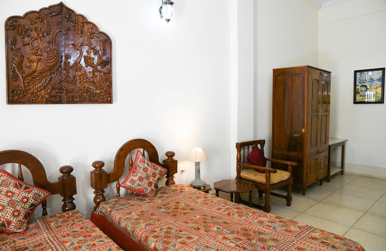 3BHK Apartment with Kitchen - Tap to explore photos