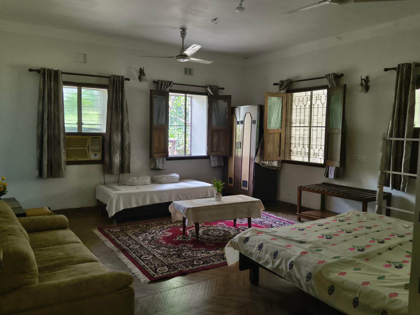 ORD TERAI TEA ESTATE BUNGALOW - Tap to explore photos