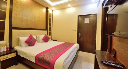 Hotel Pink City Opposite New Delhi Railway Station Room Type - Super Deluxe Room AC with free WiFi