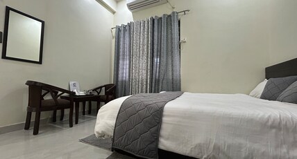 Jaiswal Guest House Room Type - Deluxe AC room