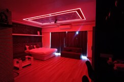 Luxury Jacuzzi Studio