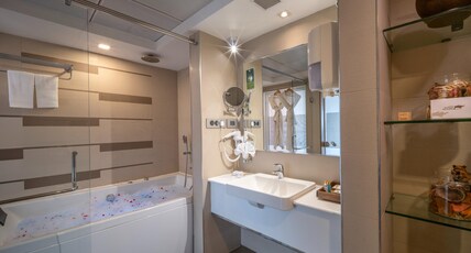 Chandys Windy Woods Room Type - Presidential Suite with Jacuzzi