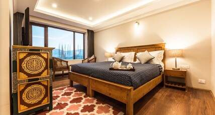 HOTEL LAKROOK Room Type - Deluxe Double/Twin