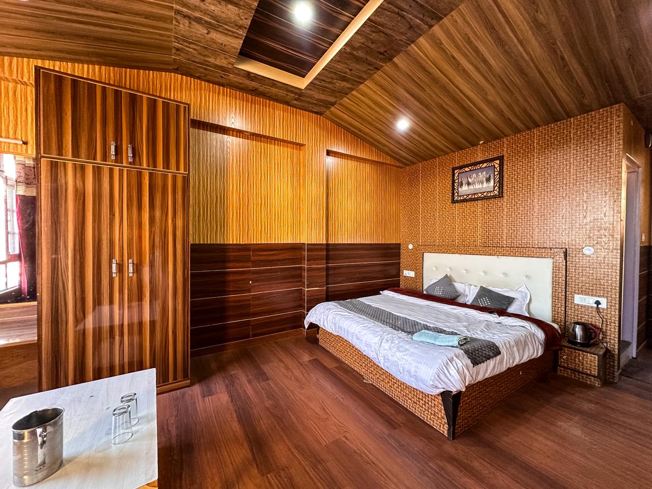 Kufri Paradise Villa By Mountain Bee - Tap to explore photos