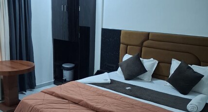 Siddhi Residency Lodging and Boarding Room Type - Deluxe Room