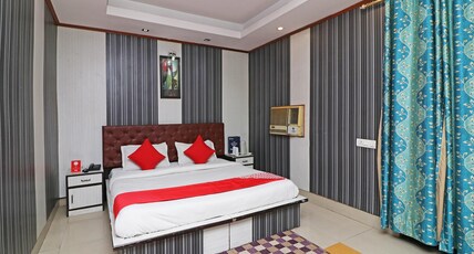 Hotel Akash Room Type - Deluxe AC Room (Sanitized)