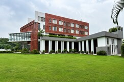 The Pearl Club Resort
