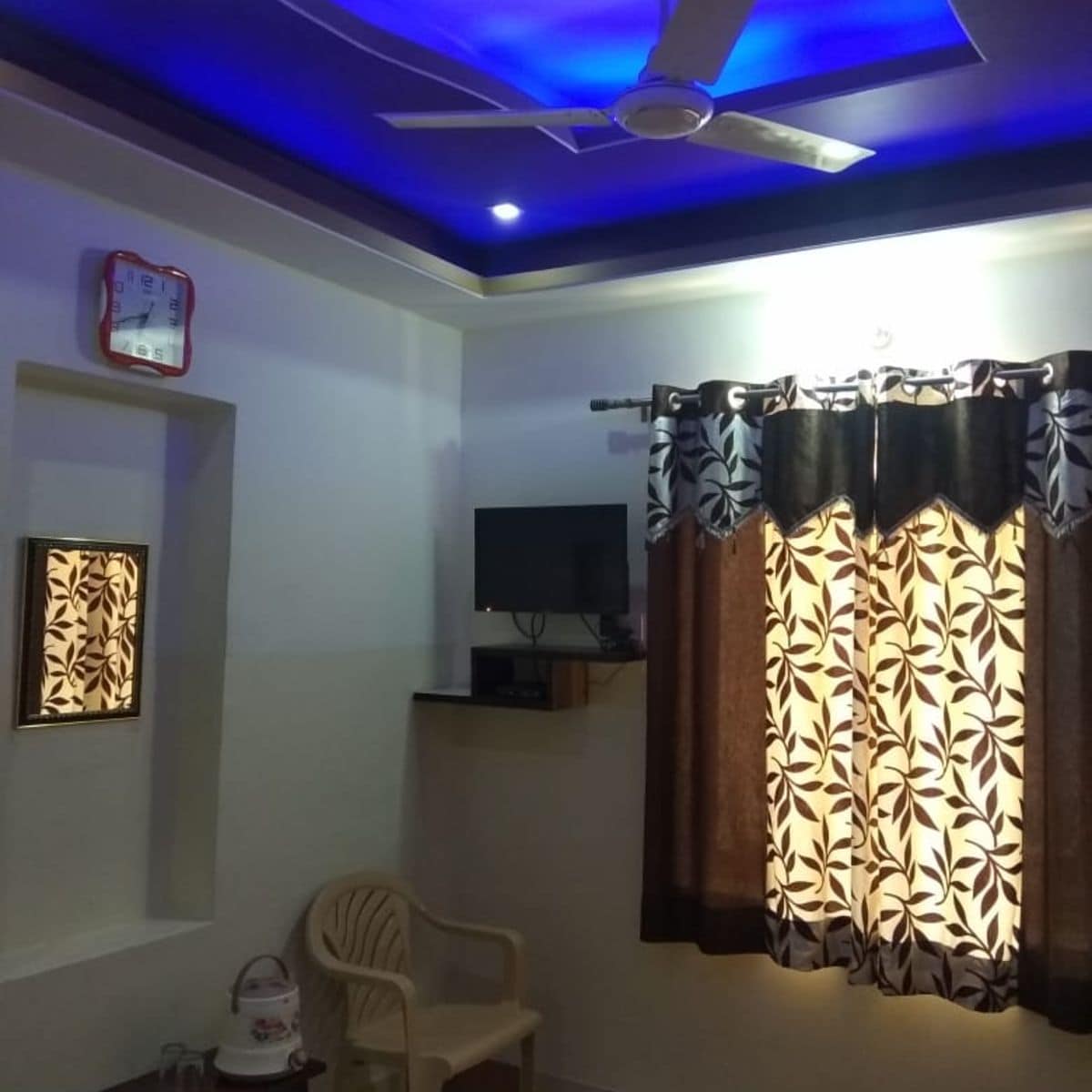 Raghuvansh Guest House - Tap to explore photos