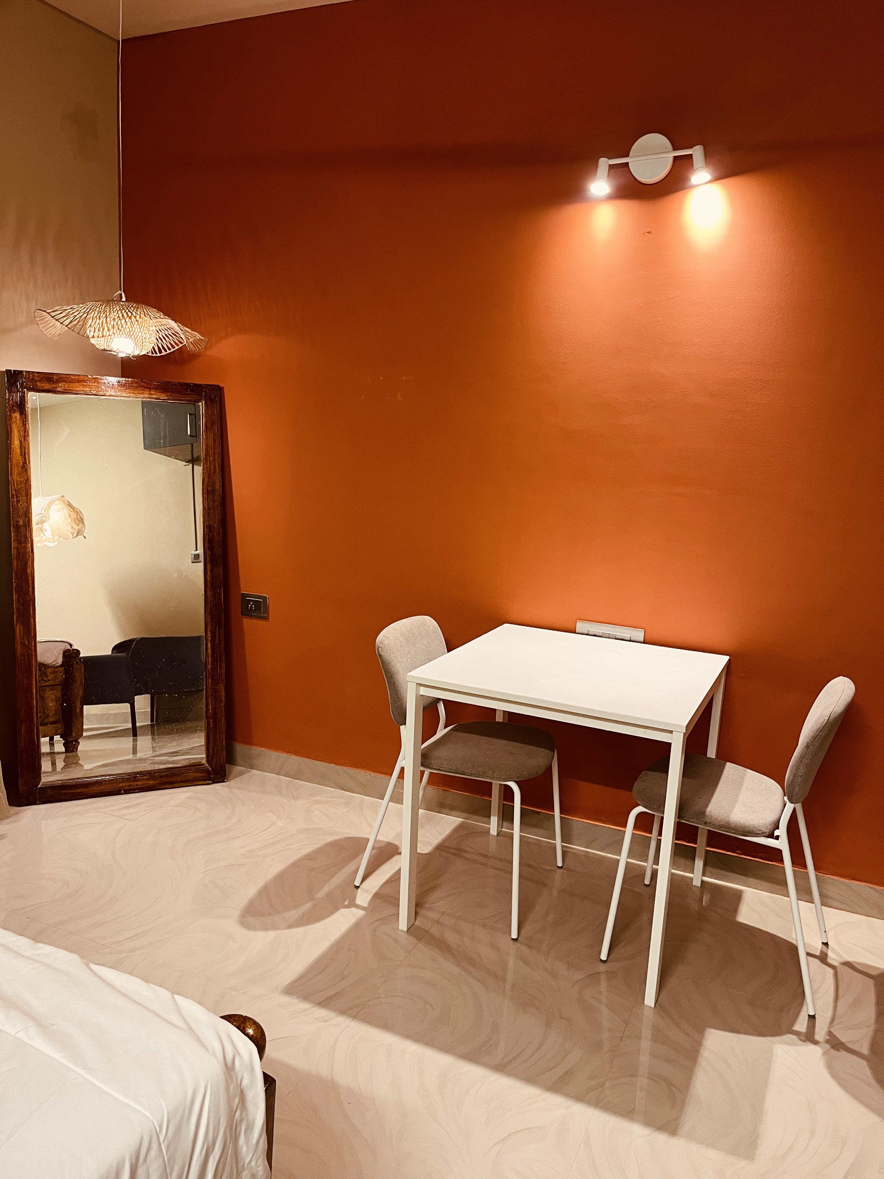 Spacious Upscale Studio with Private Garden - Tap to explore photos