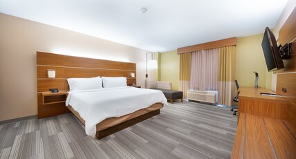 Holiday Inn Express Trincity Room Type - 1 King Suite Communications Accessible