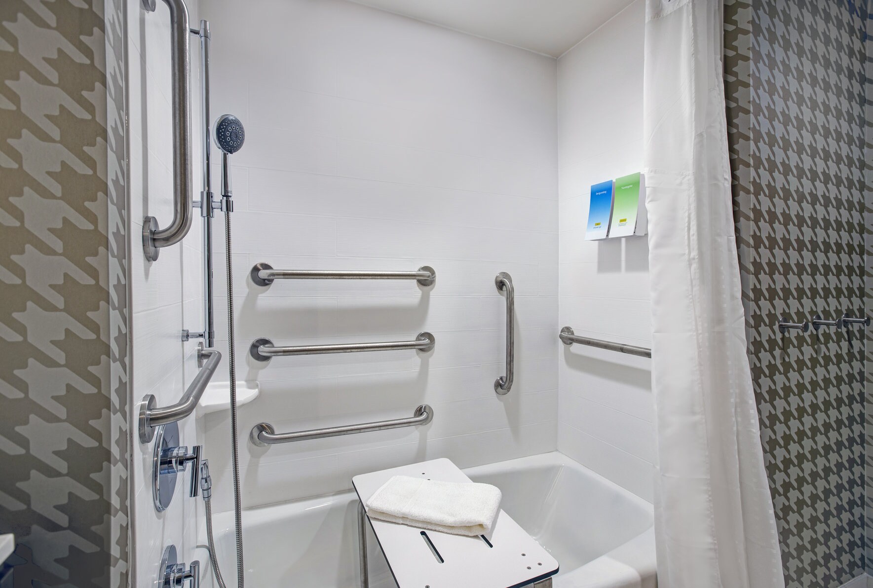 Home2 Suites by Hilton Milwaukee Downtown - Tap to explore photos