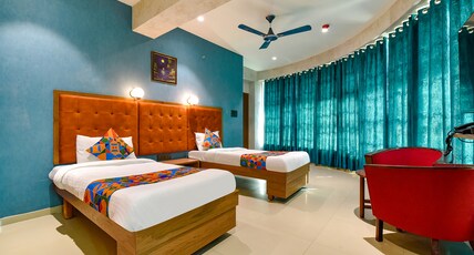 Fabhotel Siddharth Corporate Room Type - Deluxe Room
