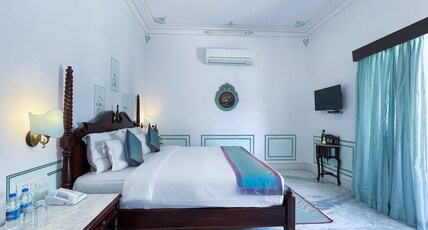 Amar Kothi | Bouitque Hotel | Near Lake Pichola Udaipur. Room Type - Premium King Room