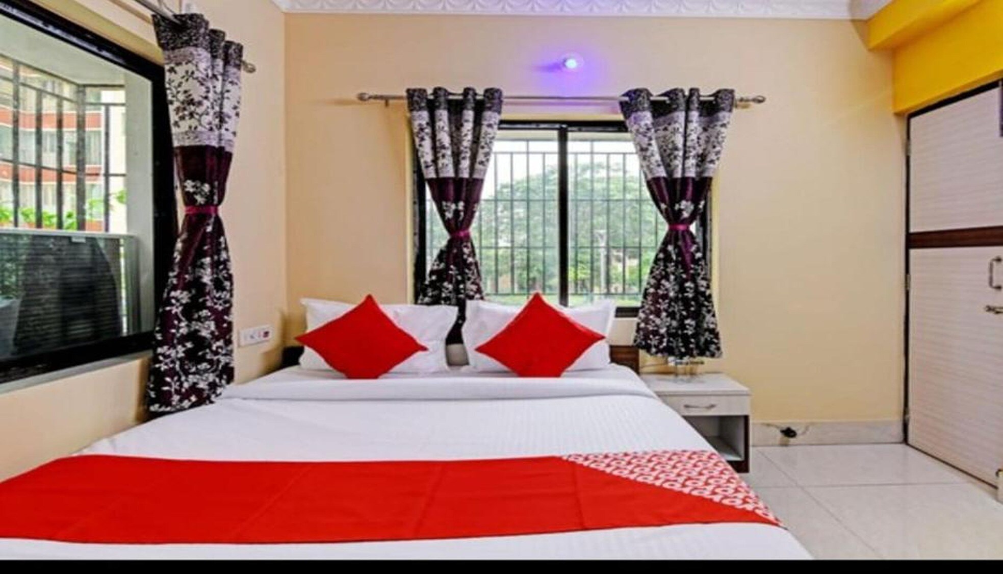 DYNAMIK DREAM SHIVA INN Newtown Kolkata - Tap to explore photos
