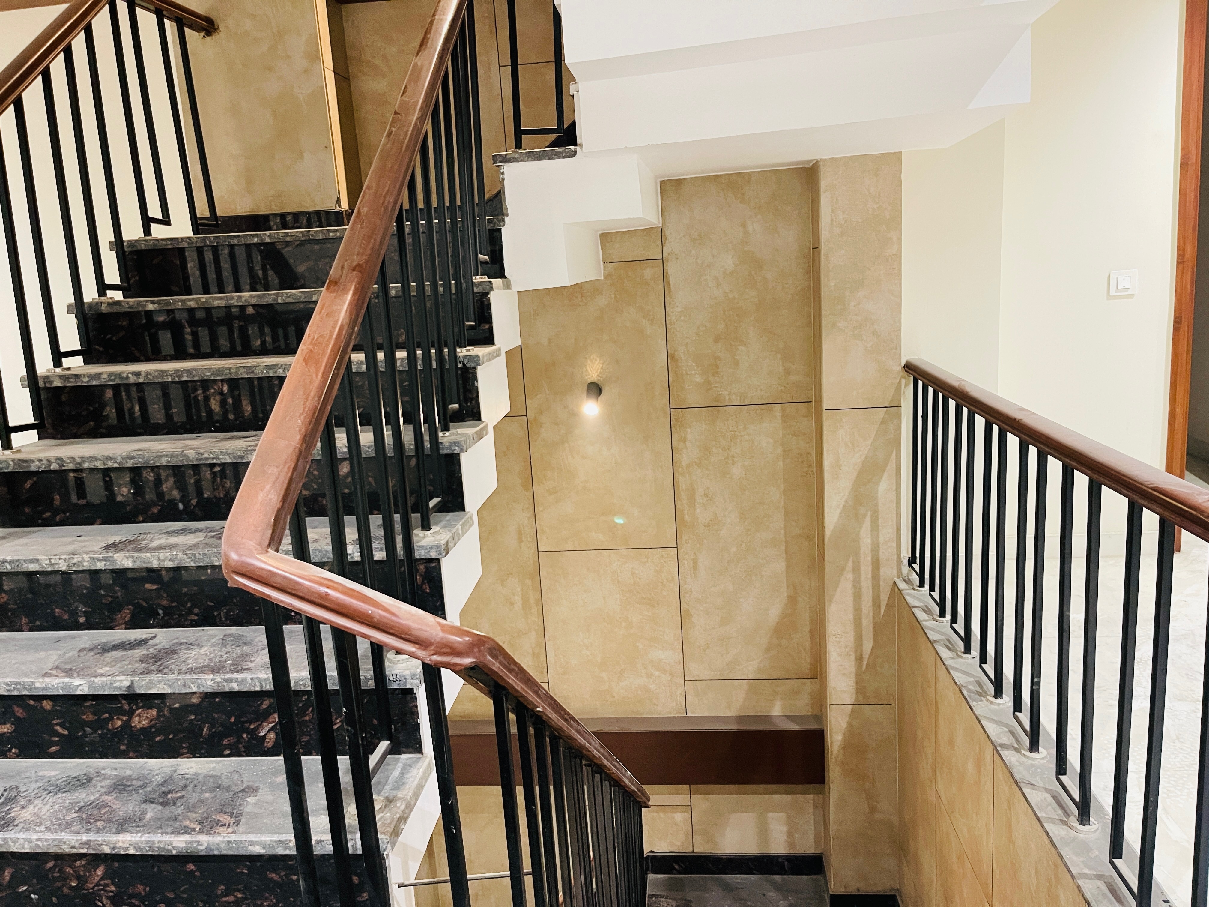Bedchambers Serviced Apartments DLF Cybercity Gurgaon - Tap to explore photos