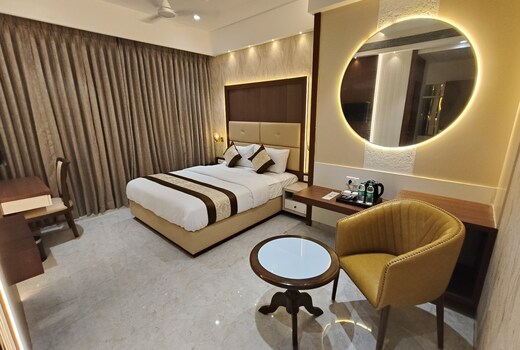Sonesta Suites