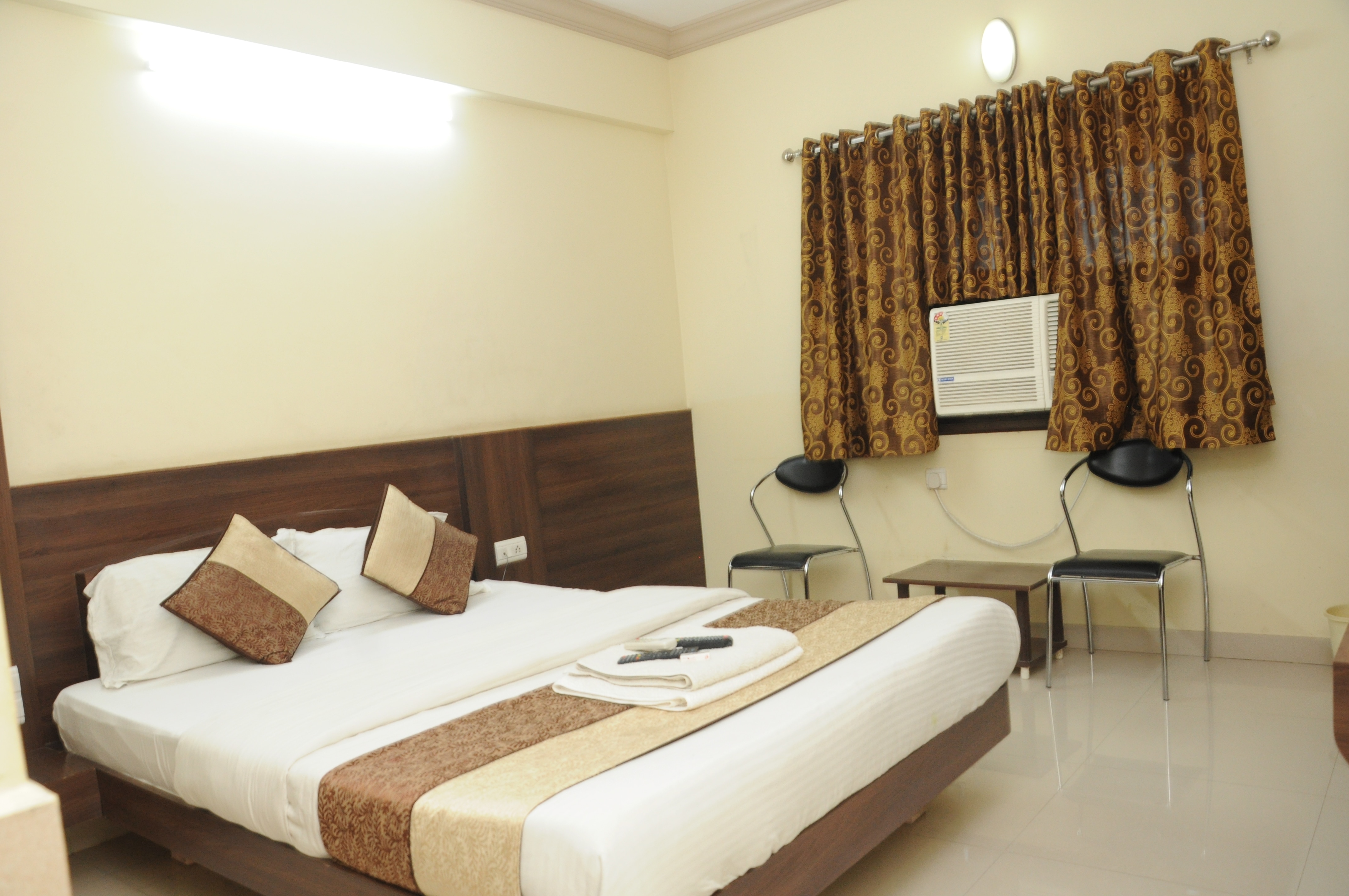 Hotel Bansi - Tap to explore photos