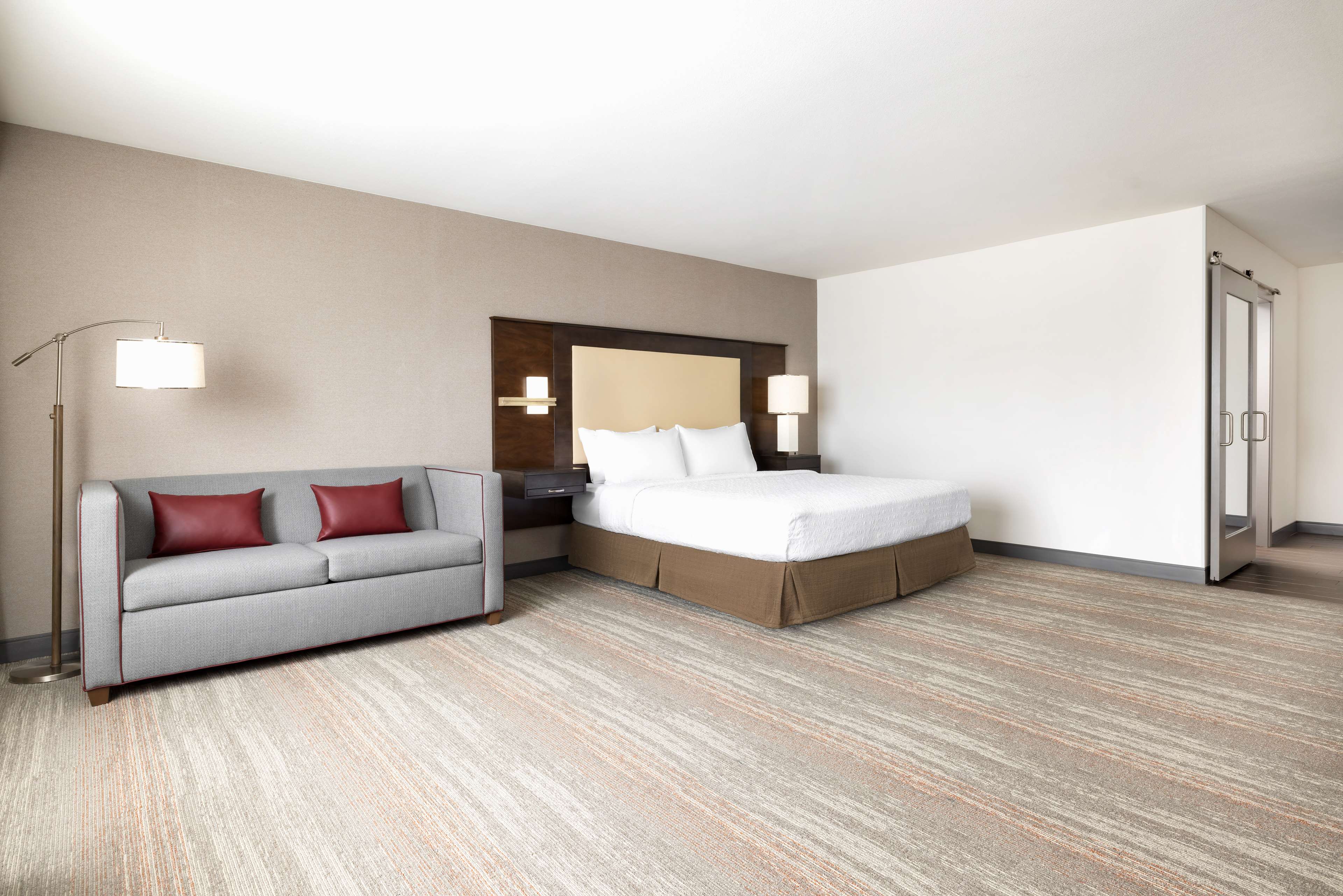 Hampton Inn & Suites by Hilton Napa - Tap to explore photos